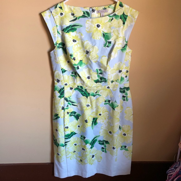 Fitted Spring Dress - Picture 2 of 8